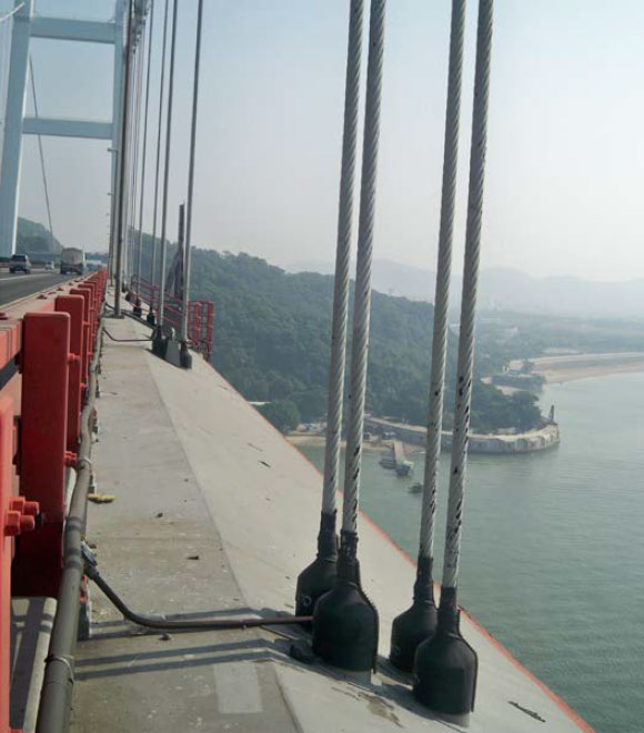 UCSM-B 斜张桥钢缆护套